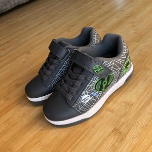 Heelys Plus X2 Lighted Skate Sneaker - Gray